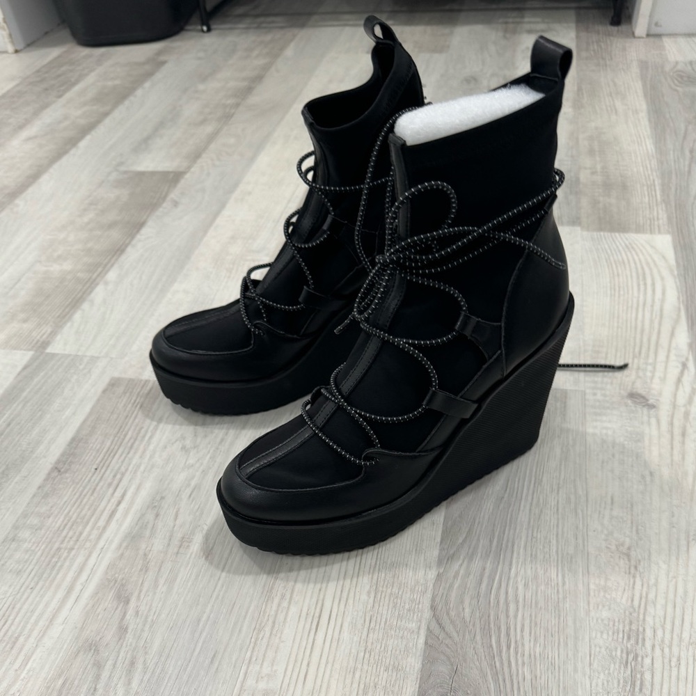 Steve Madden black shoes